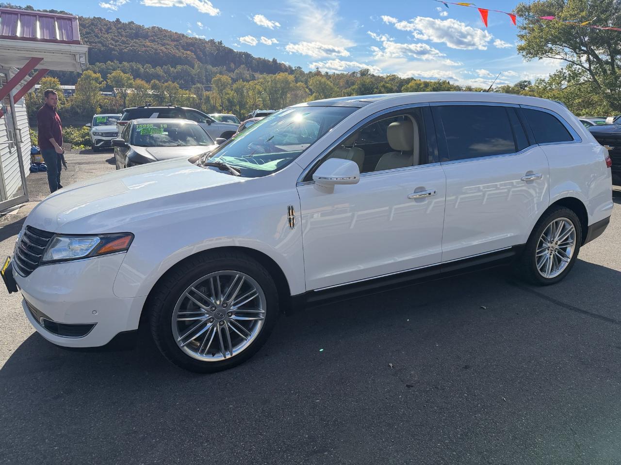 Lincoln MKT 3.5L AWD Standard 2019