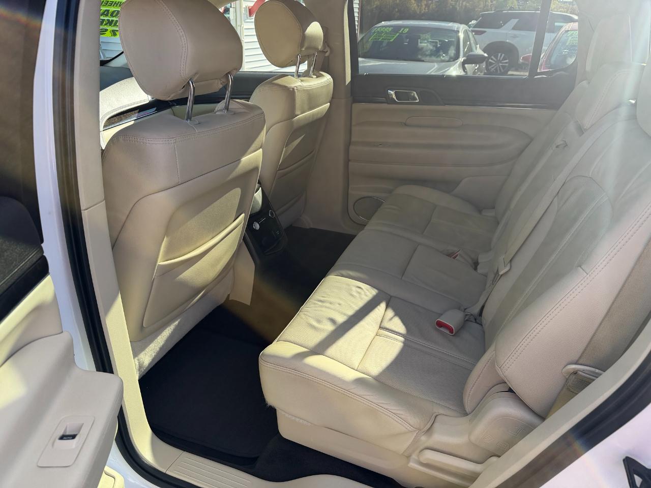 Lincoln MKT 3.5L AWD Standard 2019