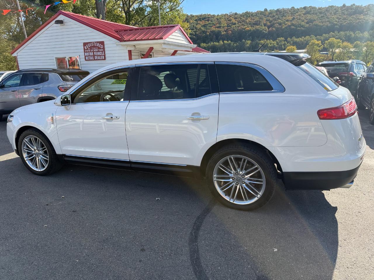 Lincoln MKT 3.5L AWD Standard 2019