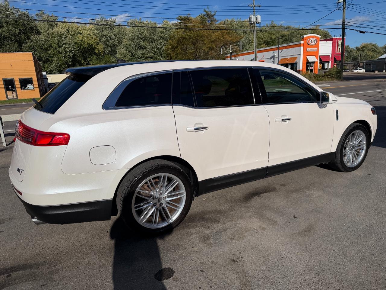 Lincoln MKT 3.5L AWD Standard 2019