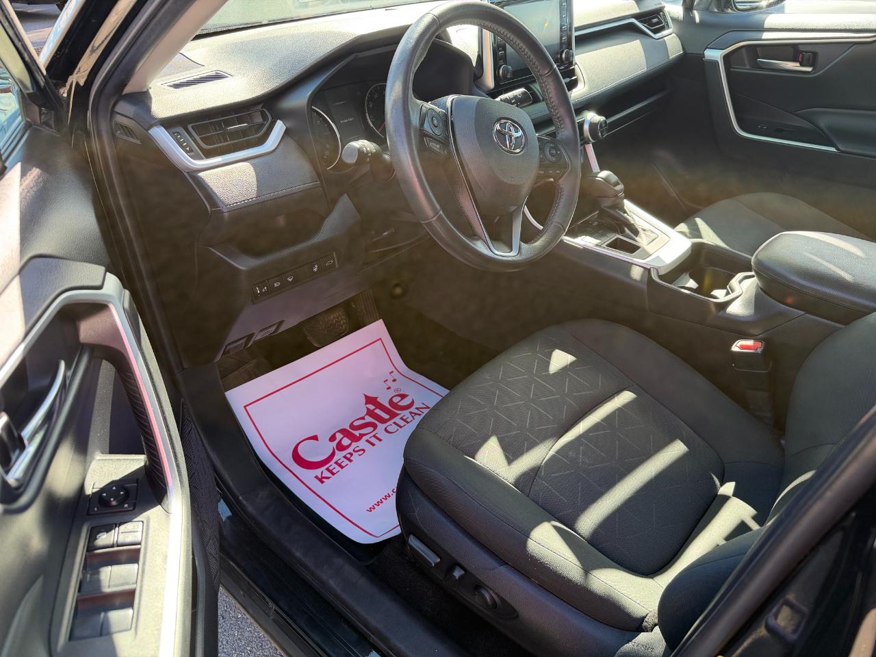 Toyota RAV4 XLE AWD (Natl) 2021