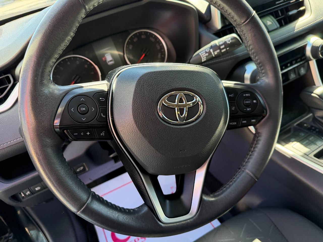 Toyota RAV4 XLE AWD (Natl) 2021