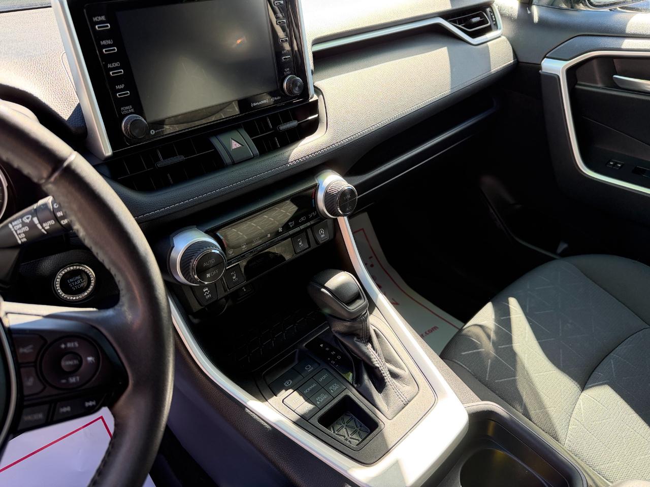 Toyota RAV4 XLE AWD (Natl) 2021