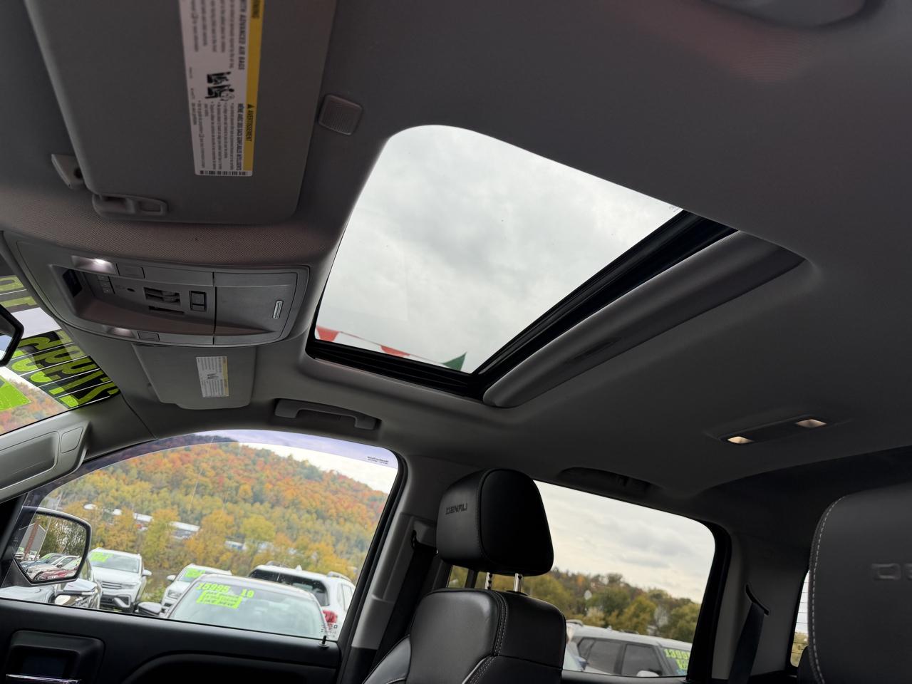 GMC Sierra 1500 4WD Crew Cab 143.5" Denali 2018