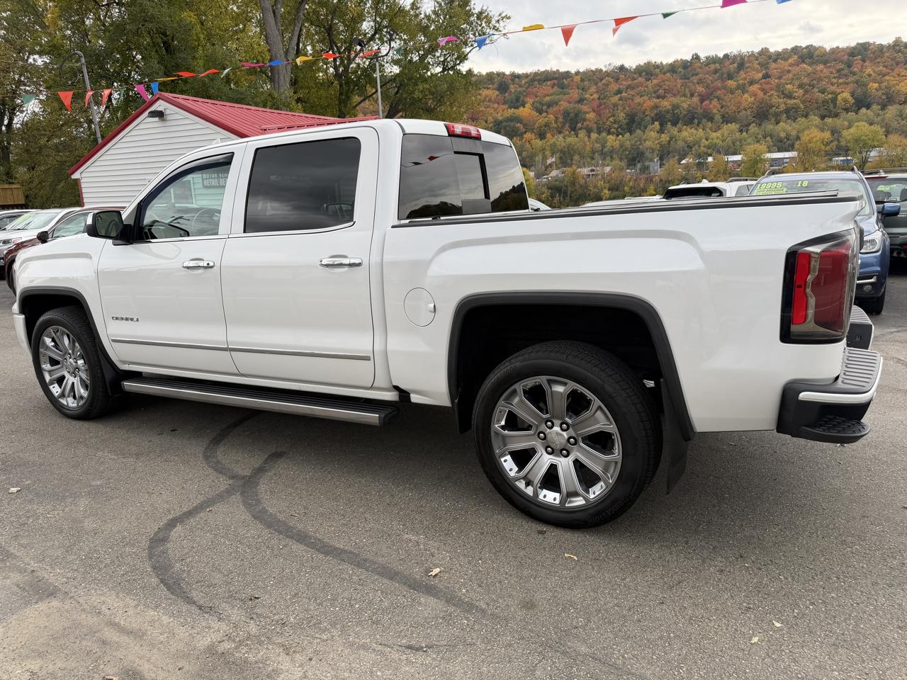 GMC Sierra 1500 4WD Crew Cab 143.5" Denali 2018
