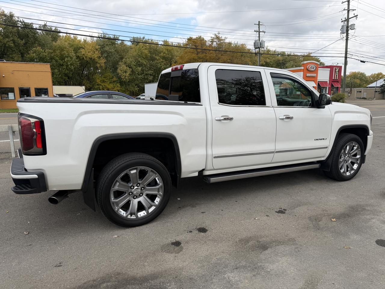 GMC Sierra 1500 4WD Crew Cab 143.5" Denali 2018