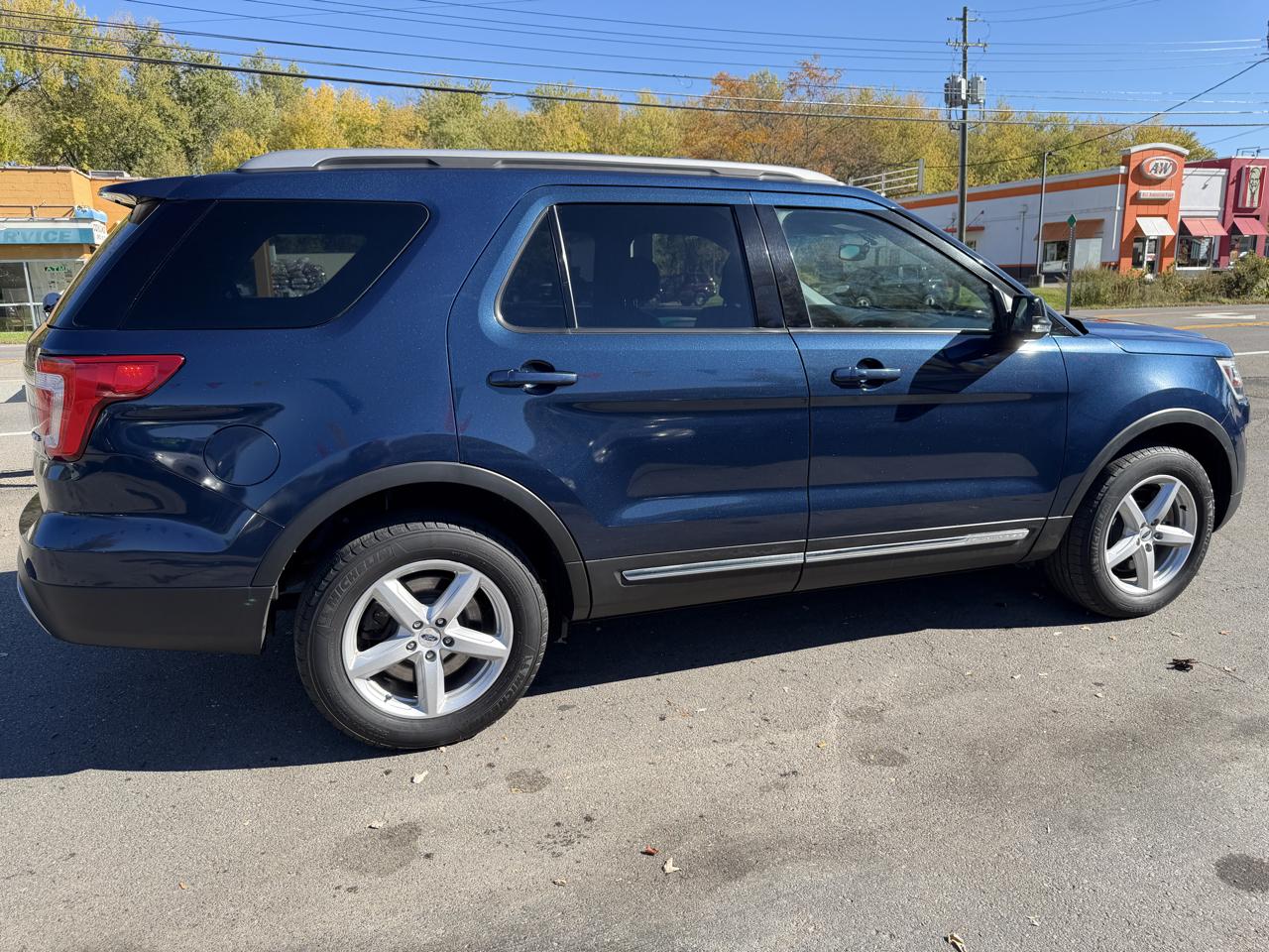 Ford Explorer XLT 4WD 2017