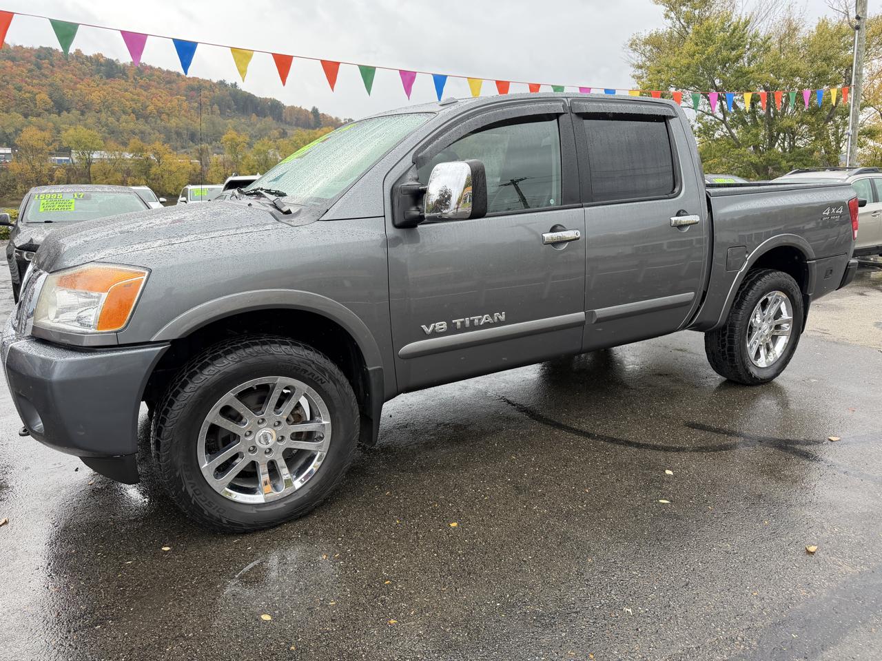 Nissan Titan 4WD Crew Cab SWB PRO-4X 2014