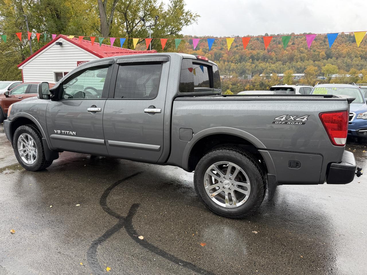 Nissan Titan 4WD Crew Cab SWB PRO-4X 2014