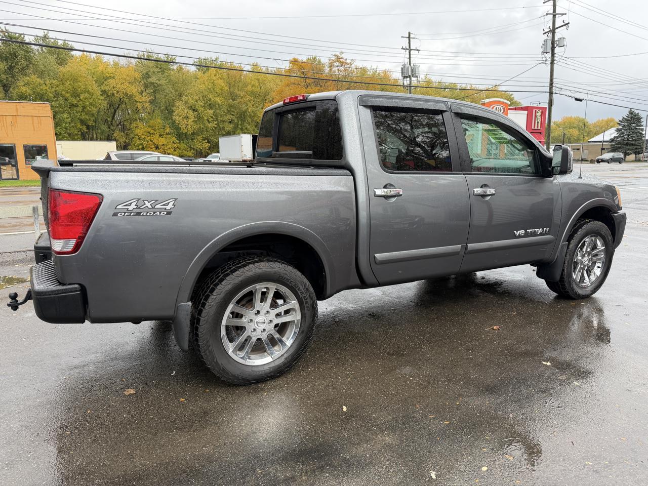 Nissan Titan 4WD Crew Cab SWB PRO-4X 2014
