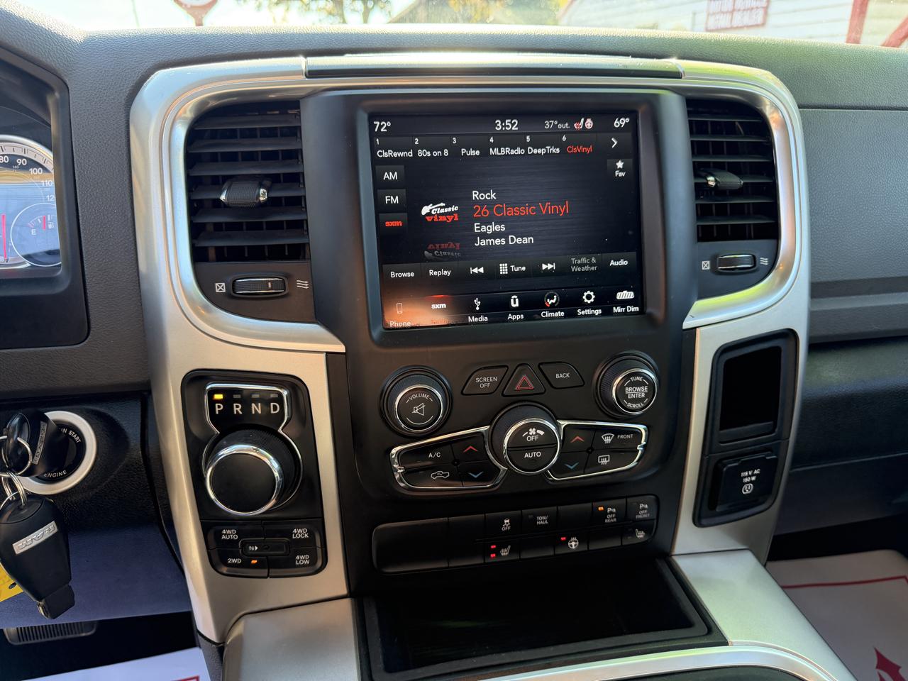 RAM 1500 Classic Big Horn 4x4 Crew Cab 5'7" Box 2019