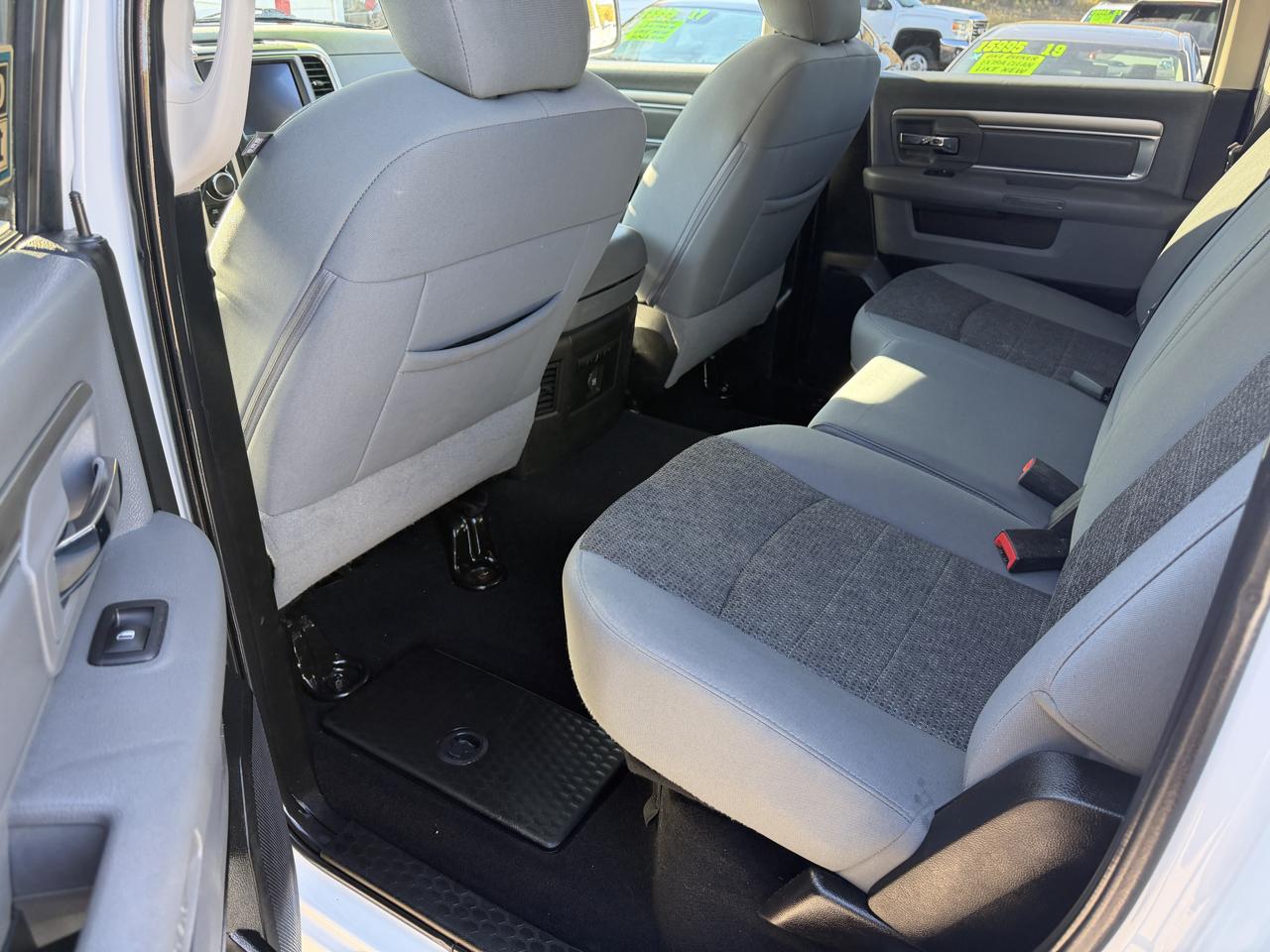 RAM 1500 Classic Big Horn 4x4 Crew Cab 5'7" Box 2019