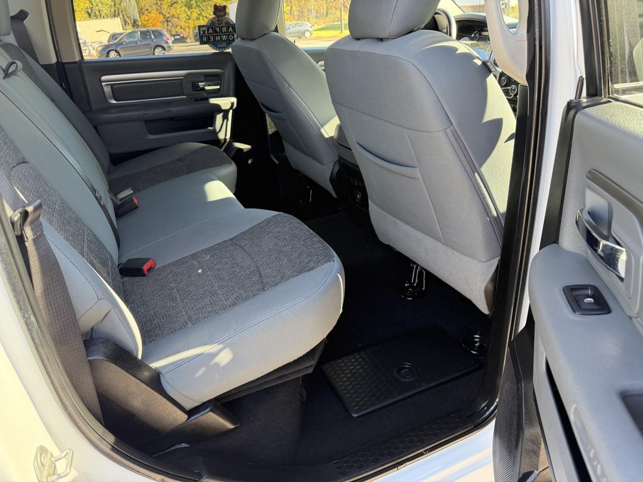 RAM 1500 Classic Big Horn 4x4 Crew Cab 5'7" Box 2019