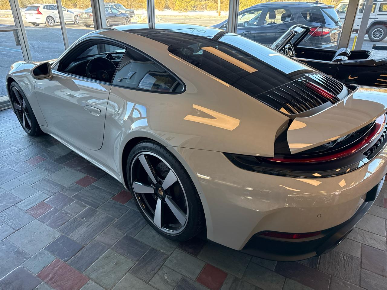 Porsche 911 Carrera Coupe 2025