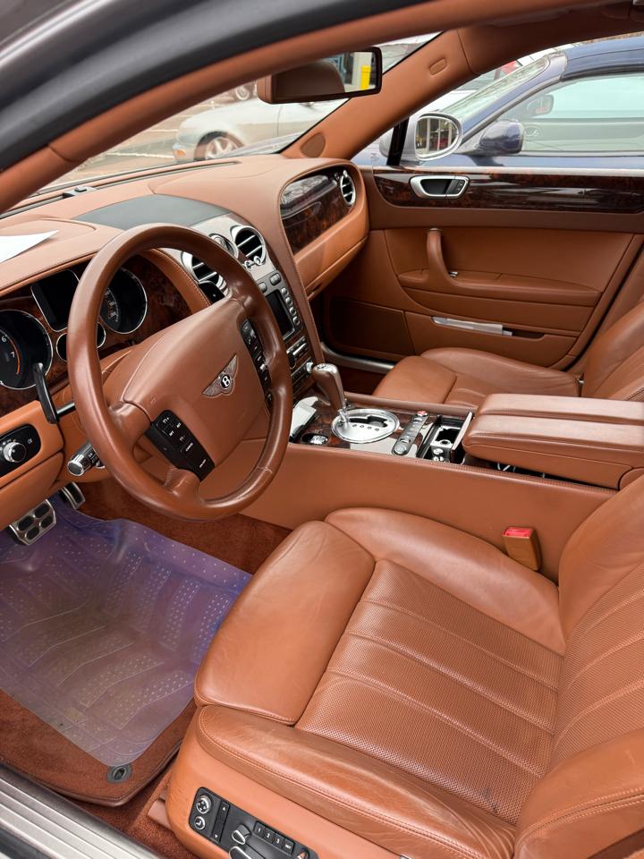 Bentley Continental Flying Spur Sedan 2006