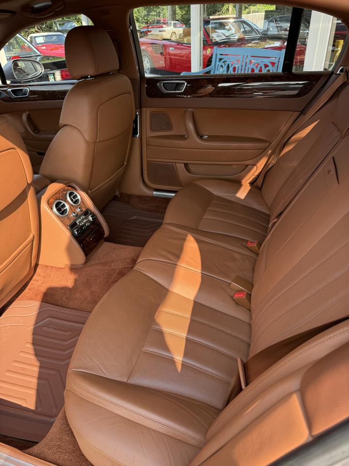 Bentley Continental Flying Spur Sedan 2006
