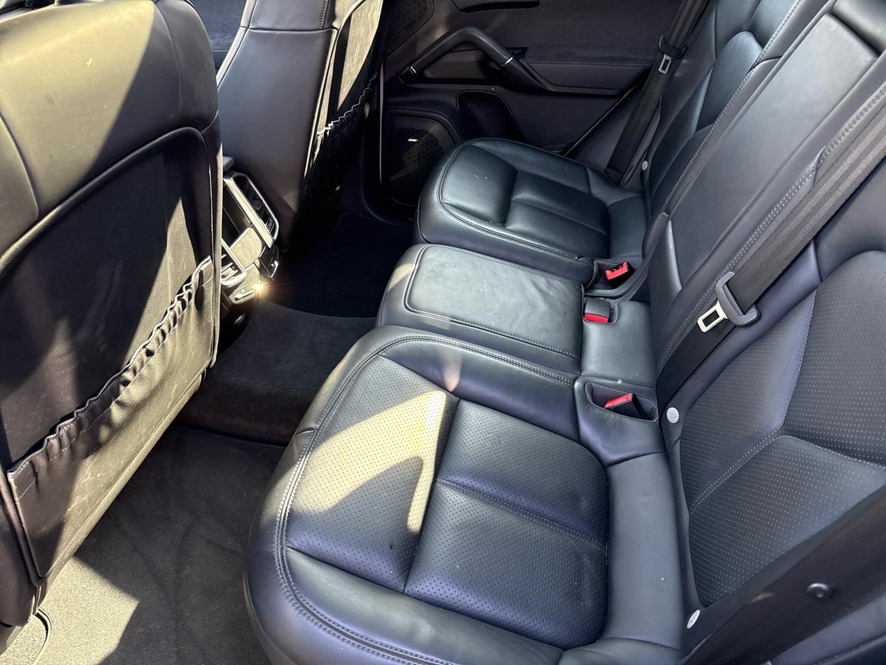 Porsche Cayenne GTS 2016