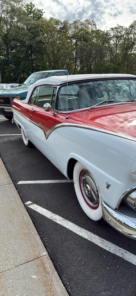 Ford Fairlane  1955