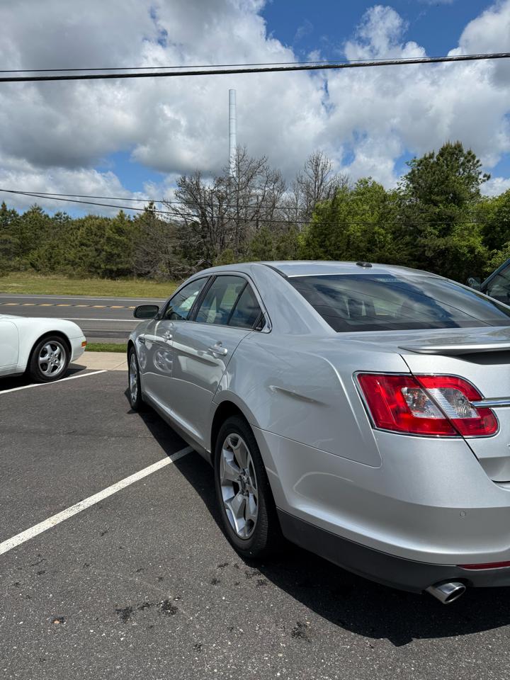 Ford Taurus SHO AWD 2011