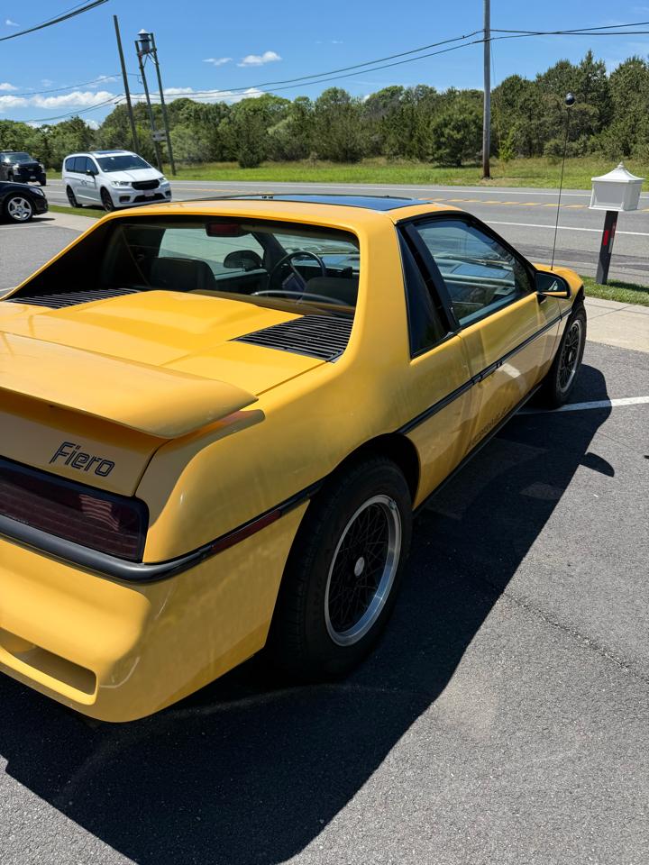 Pontiac Fiero Formula 1988