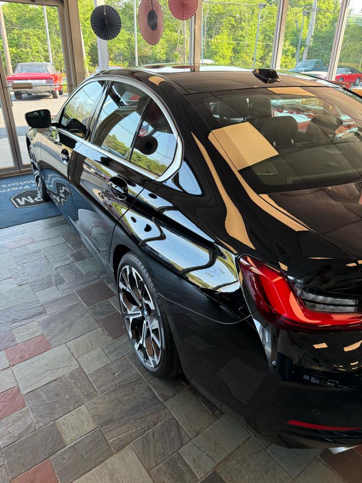 BMW 3-Series 330i xDrive 2026