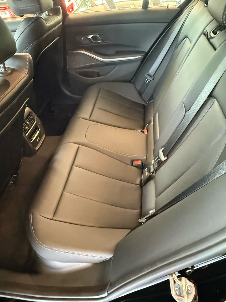 BMW 3-Series 330i xDrive 2026