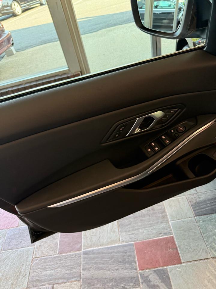 BMW 3-Series 330i xDrive 2026