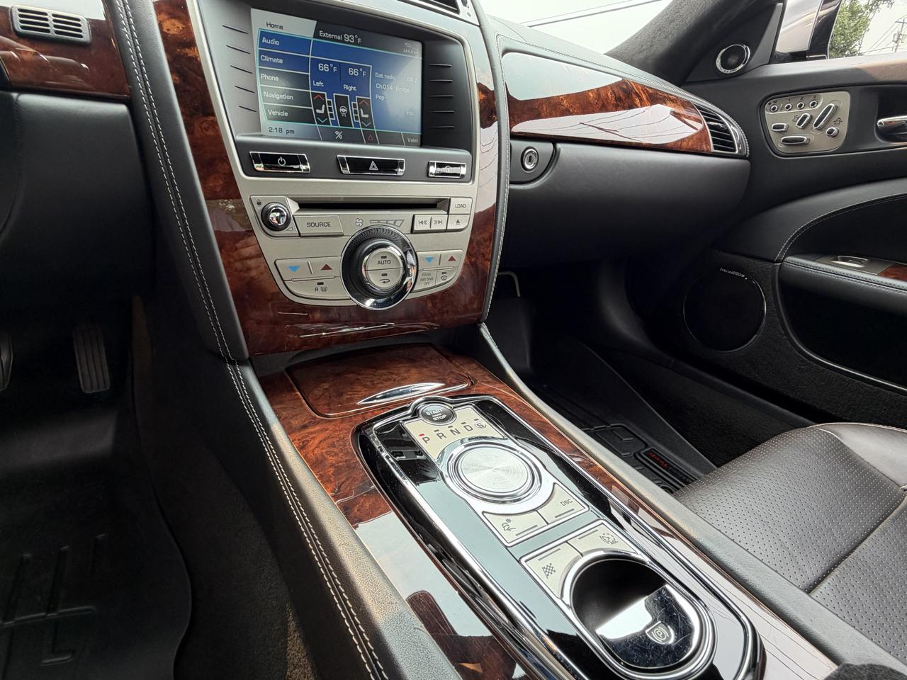 Jaguar XK-Series XKR Coupe 2011