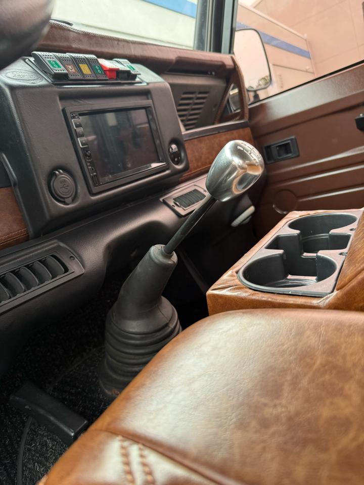 Land Rover Defender 110  1987