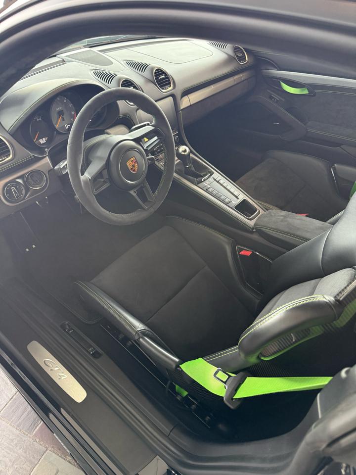 Porsche Cayman GT4 2020