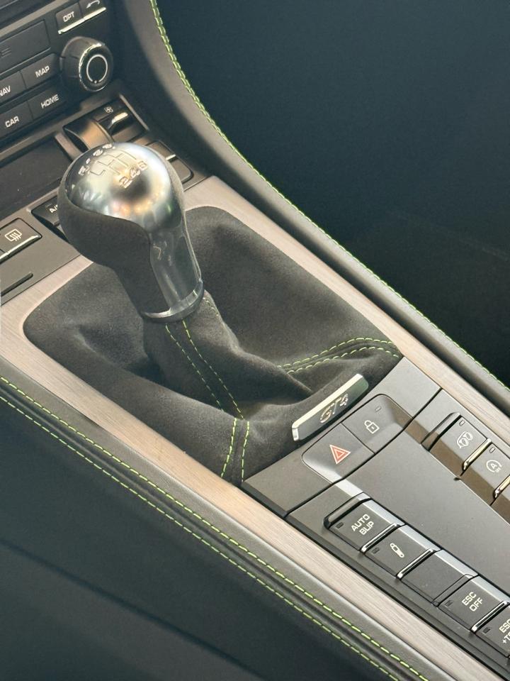 Porsche Cayman GT4 2020
