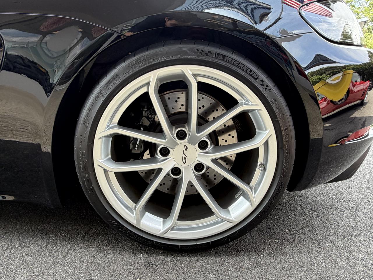 Porsche Cayman GT4 2020