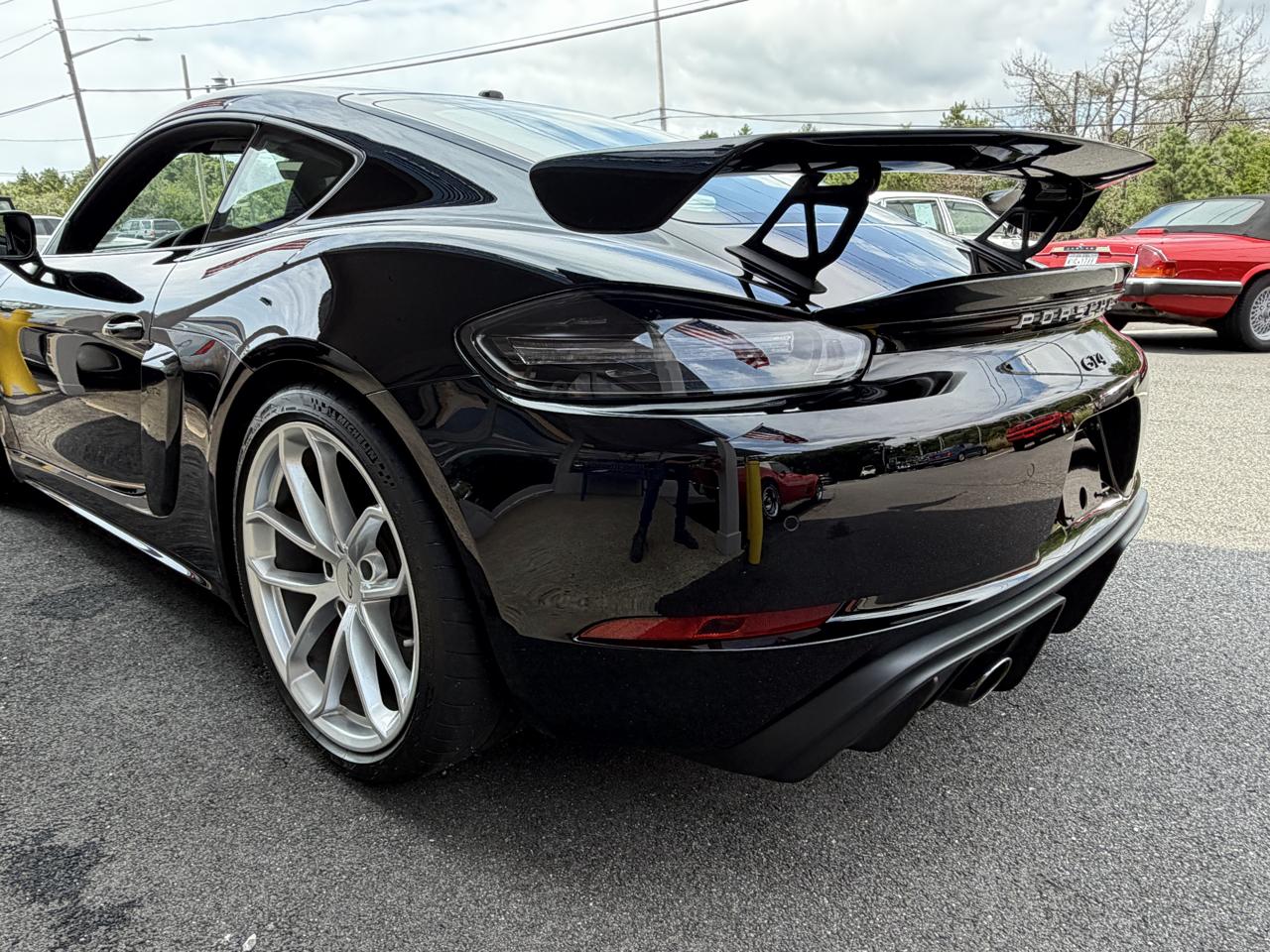 Porsche Cayman GT4 2020