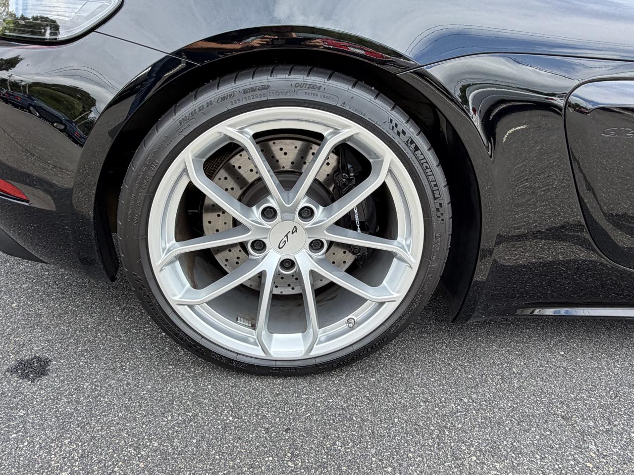 Porsche Cayman GT4 2020