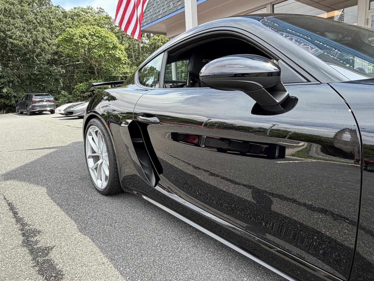Porsche Cayman GT4 2020