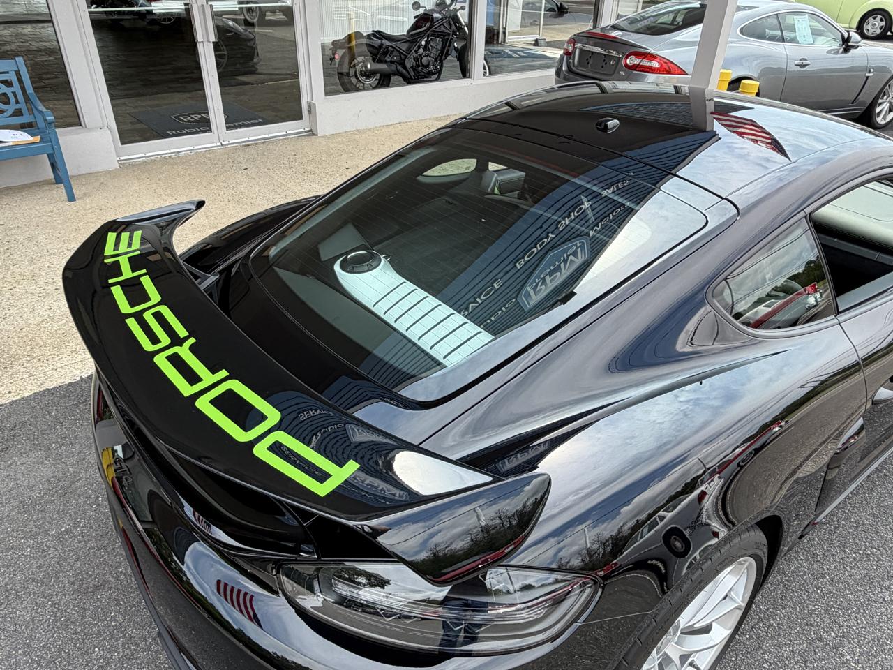 Porsche Cayman GT4 2020