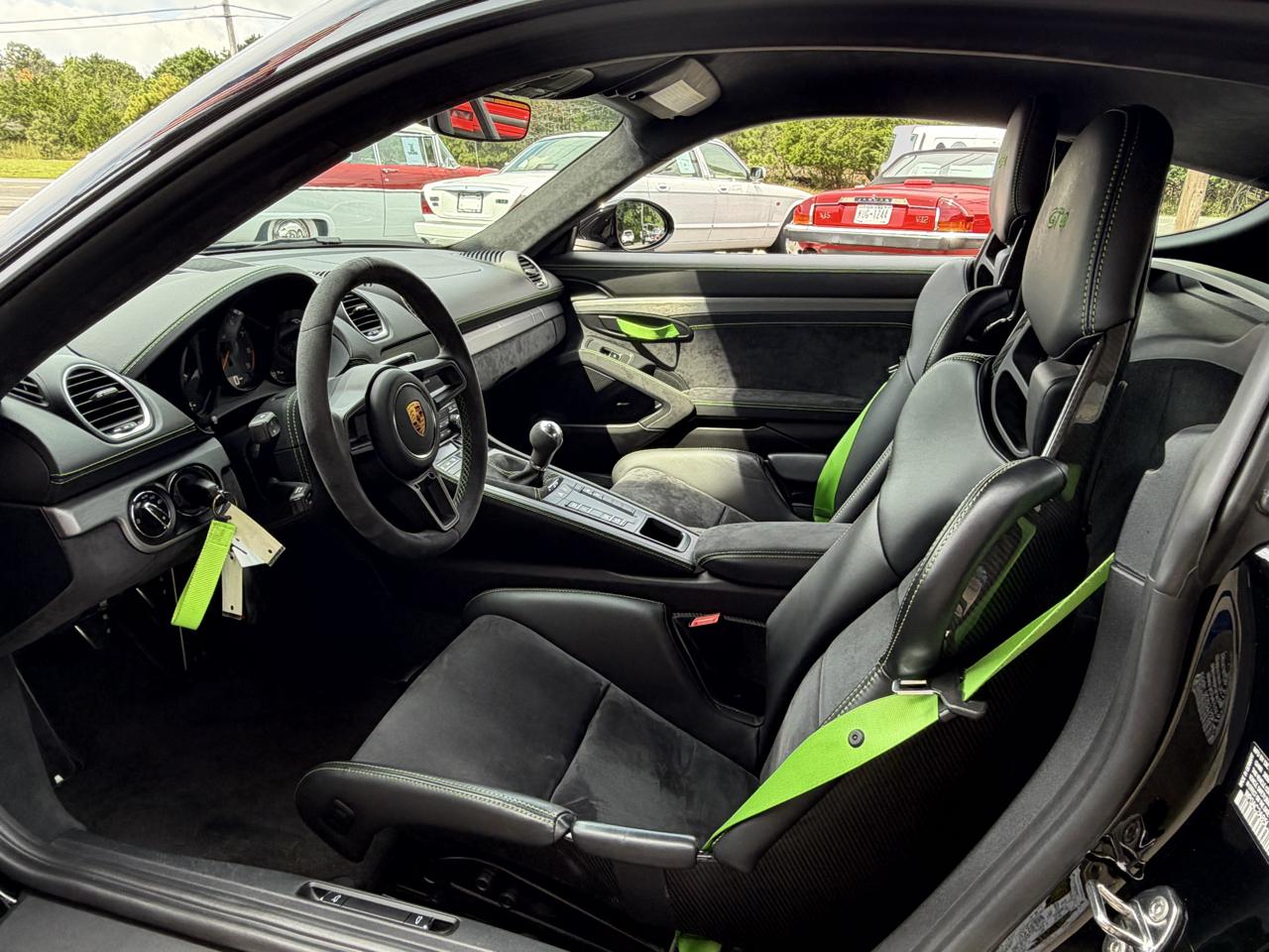 Porsche Cayman GT4 2020