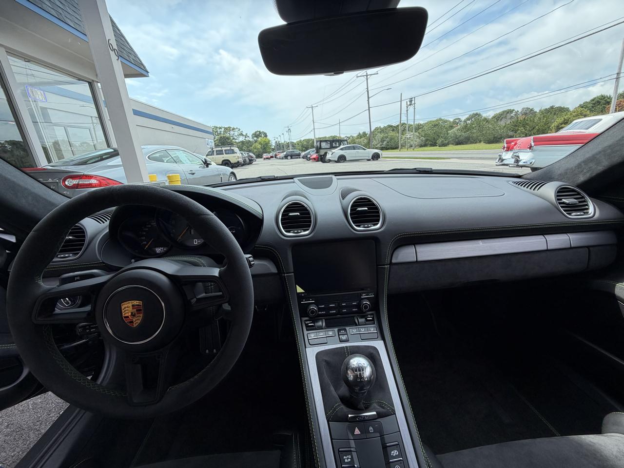 Porsche Cayman GT4 2020