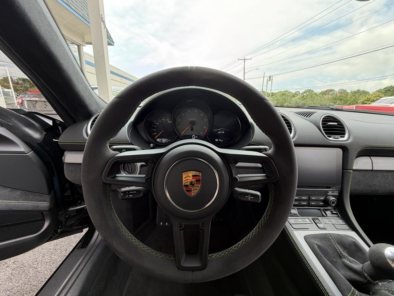 Porsche Cayman GT4 2020