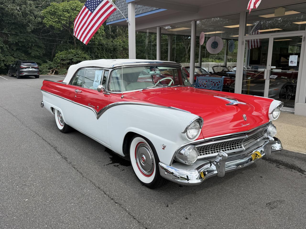 1955 Ford Fairlane SUNLINER