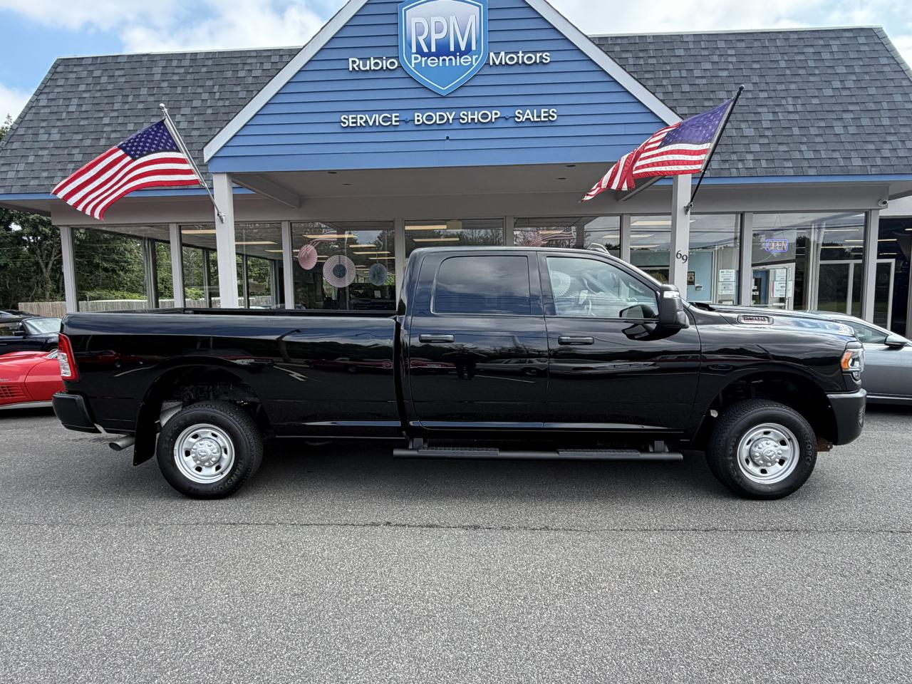 RAM 2500 Tradesman Crew Cab LWB 4WD 2024