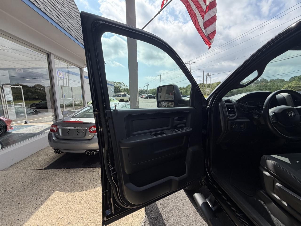 RAM 2500 Tradesman Crew Cab LWB 4WD 2024