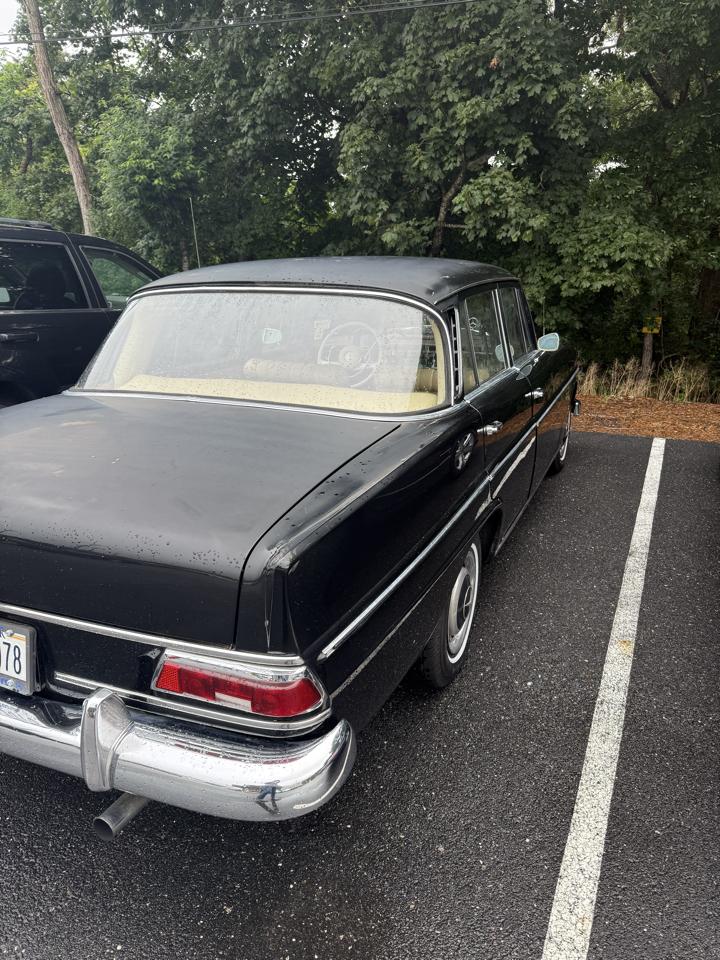 Mercedes-Benz 220  1966
