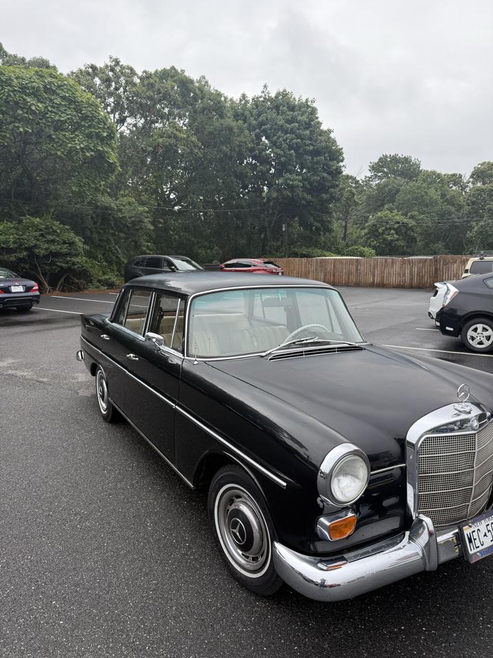 Mercedes-Benz 220  1966