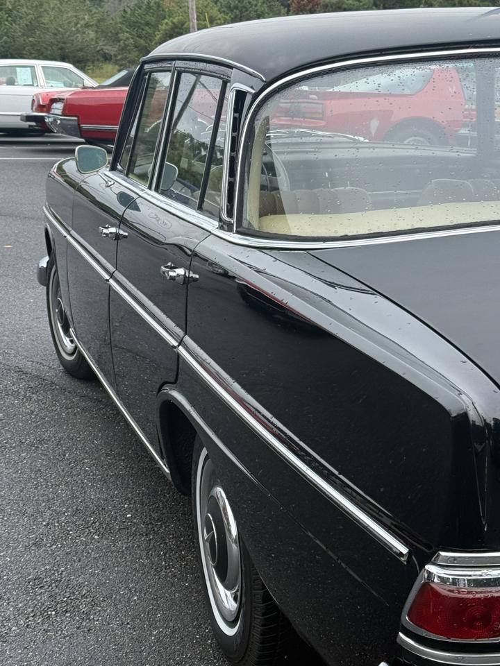 Mercedes-Benz 220  1966