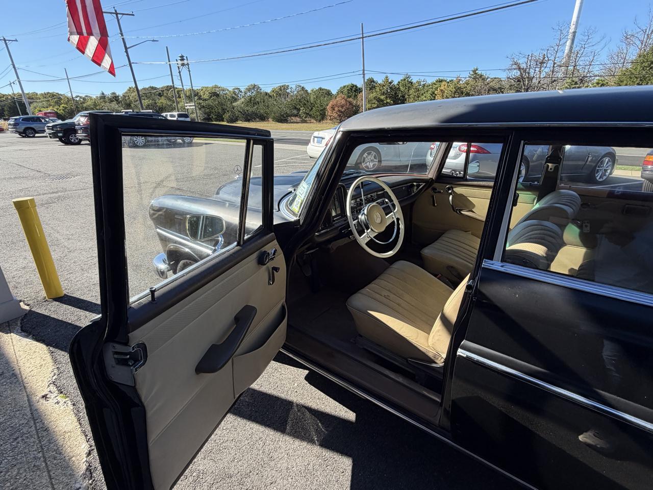 Mercedes-Benz 220  1966