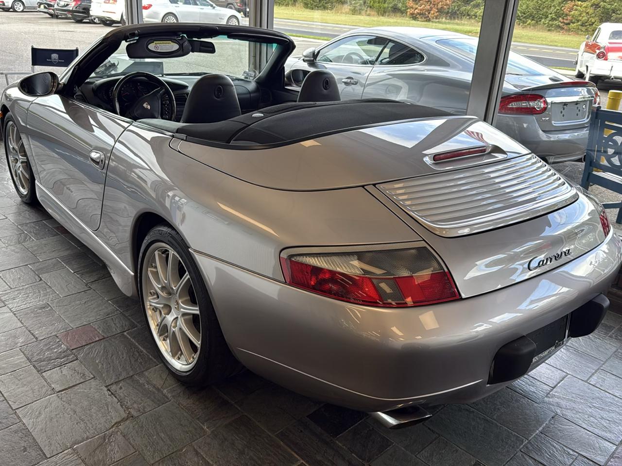 Porsche 911 Carrera Cabriolet 2001