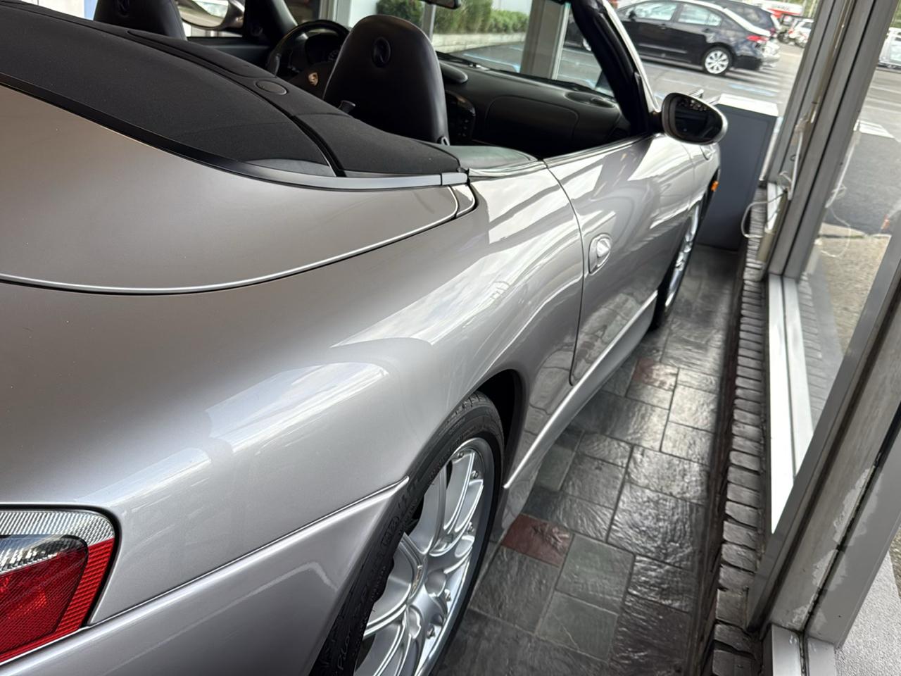 Porsche 911 Carrera Cabriolet 2001