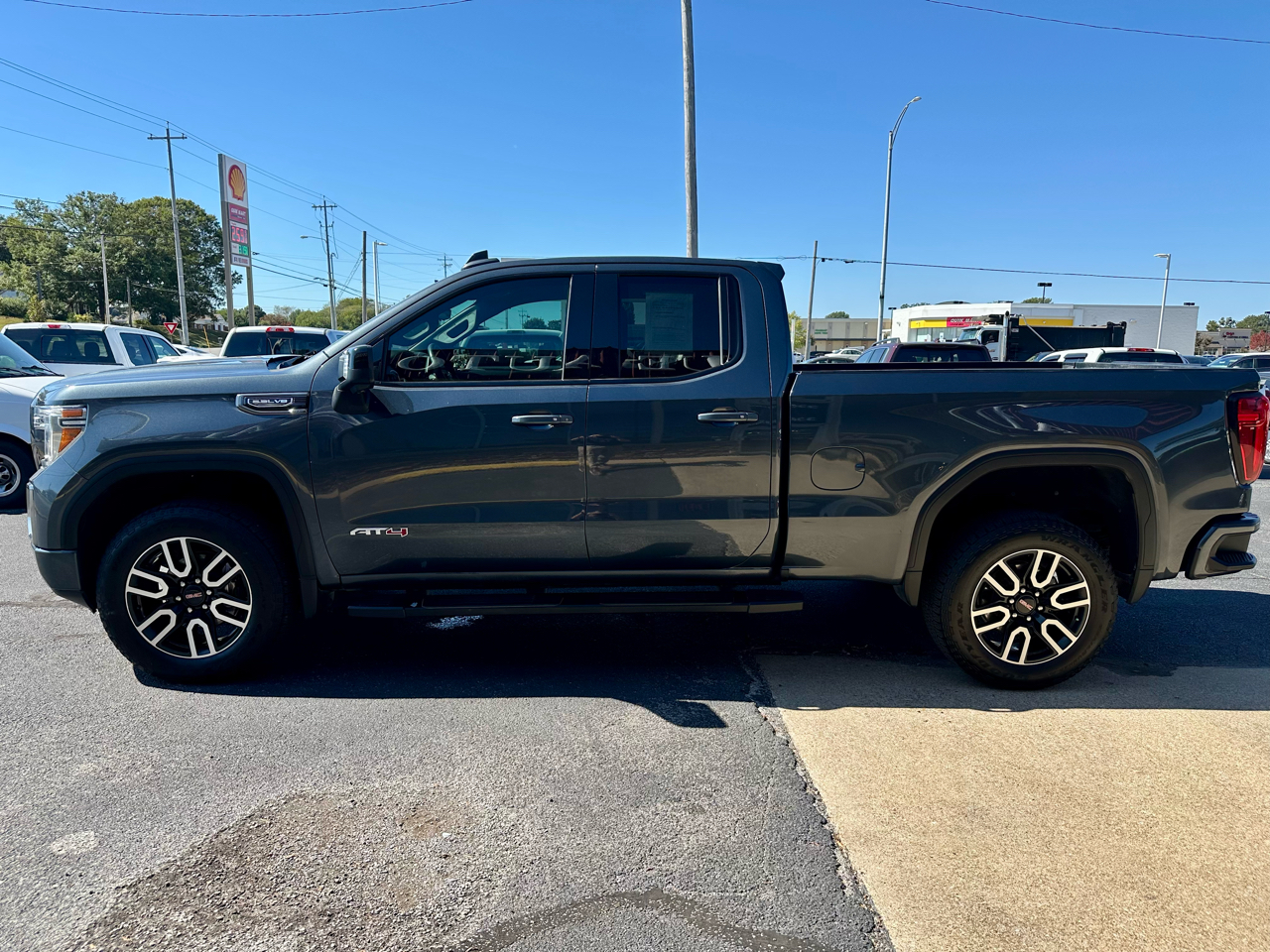 GMC Sierra 1500 4WD Double Cab 147" AT4 2019 GMC Sierra 1500 4WD Double Cab 147" AT4 2019