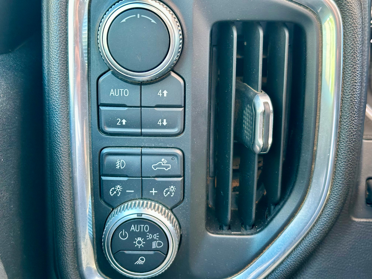 GMC Sierra 1500 4WD Double Cab 147" AT4 2019 GMC Sierra 1500 4WD Double Cab 147" AT4 2019